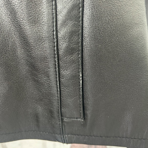 Leather jacket - Picture 6 of 9
